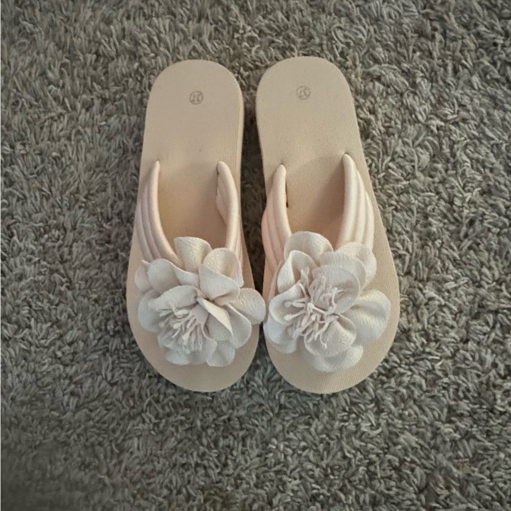 Floral Beige Women's Platform Sandals Size 37 (Equivalent to 6.5–7) - Picture 3 of 5